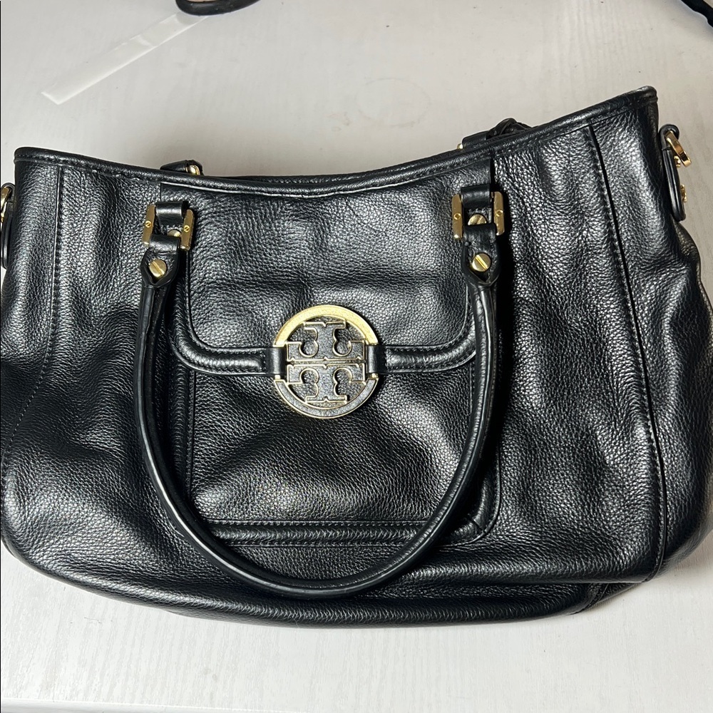 Tory Burch Black Leather Shoulder Bag with Gold Accents D10